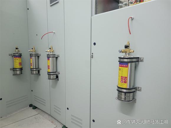 全氟己酮自动灭火装置是集气体灭火,火情探测,火灾预警和自动控制灭火